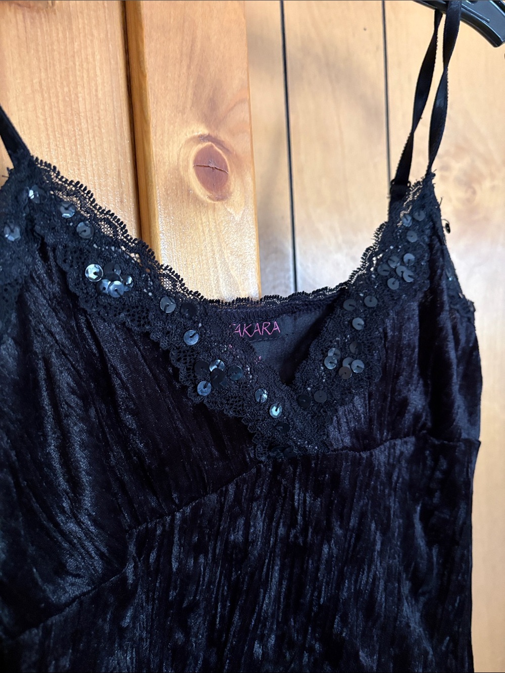 Black Velvet like Lace-Trim Camisole with Sequins - Picture 3 of 9